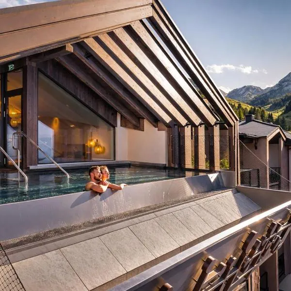 Hotel Zauchenseehof، فندق في زوشنسي