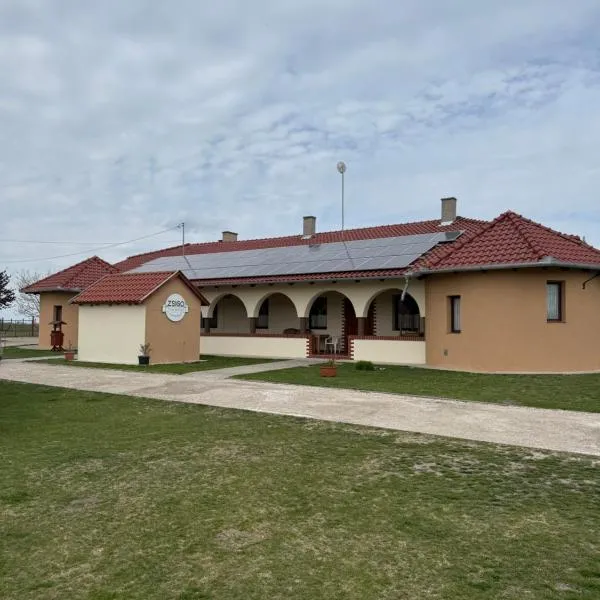 Zsigó Tanya, hotel u gradu Kiškunfeleđhaza