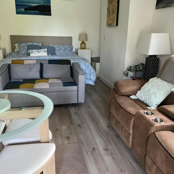 Basement studio apartment, Hotel in Ballina