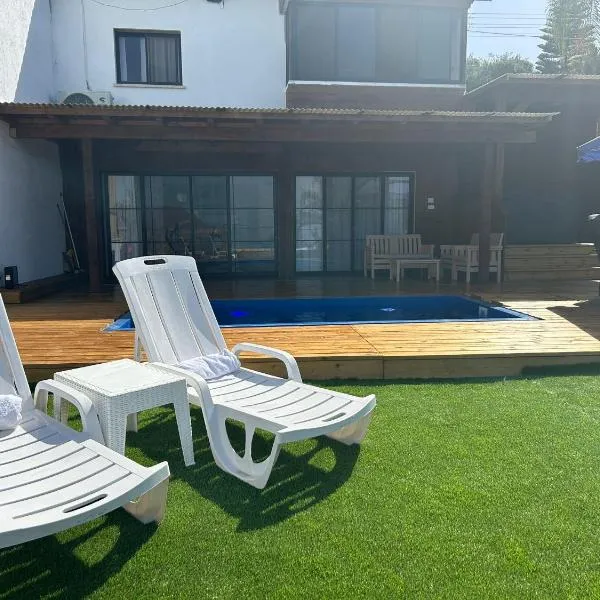 מבית תכלת בית של חופש Allentown 21 אלנטאון 21, hotel sa Tiberias