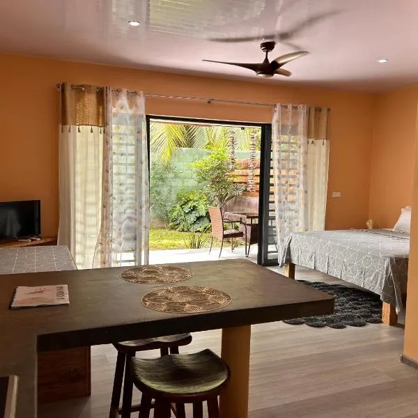 PUNA Lodge, Hotel in Atiue