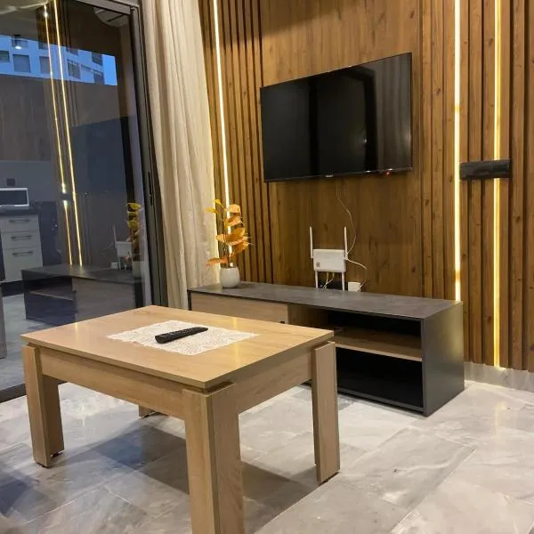 studio neuf calme et propre, hotel in Casablanca