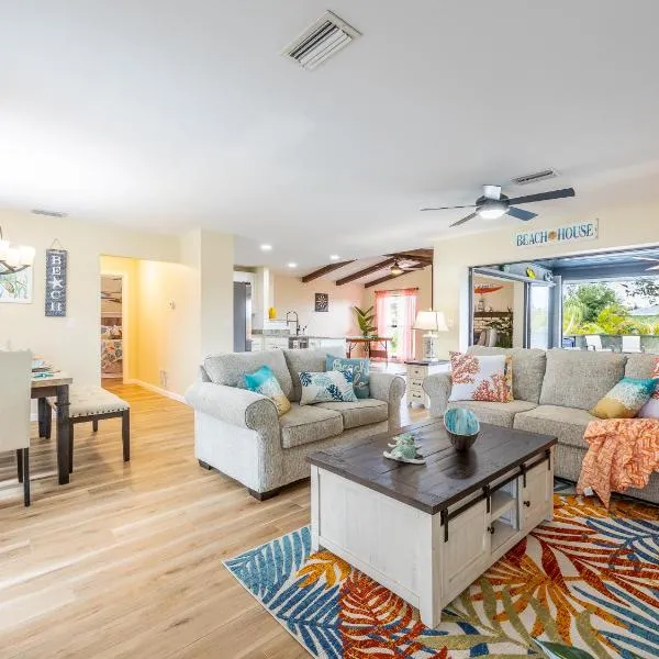 Englewood, Manasota Keys - 2 Bedroom Luxury Villa, Pool, Game room, 6 min to Beaches next to Canal, hotel v destinácii Englewood