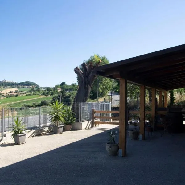 Casa dei nonni, hotel Monterubbianóban