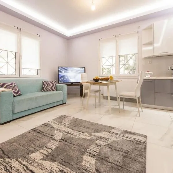 Modern fully-equipped house, 5 min walk from metro, hotel ad Atene