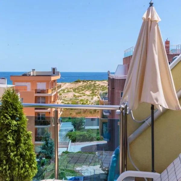 Apartments Near The Sea with Parking, hotel v Primorsku