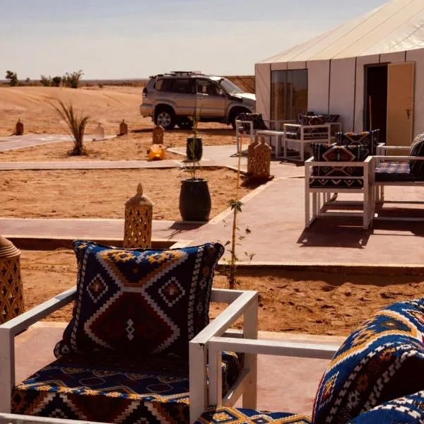 Hidden luxury Camp، فندق في Merdani