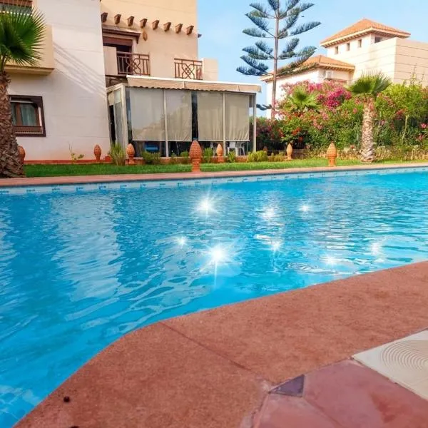 Villa Marinazur- Luxe-Piscine Privée & Rooftop design, hotel en Saidia
