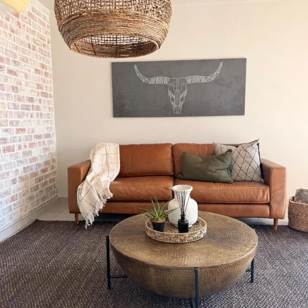 Wild Olive 34 Industrial Luxury Stay, hotel in Windhoek