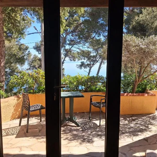 Chambre d hôte les heures claires، فندق في إستريس
