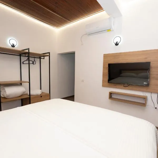 Bar Hotel Orgito, viešbutis mieste Lushnjë