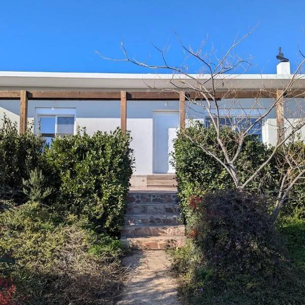 Brand New Home in Rafina, Hotel in Rafina