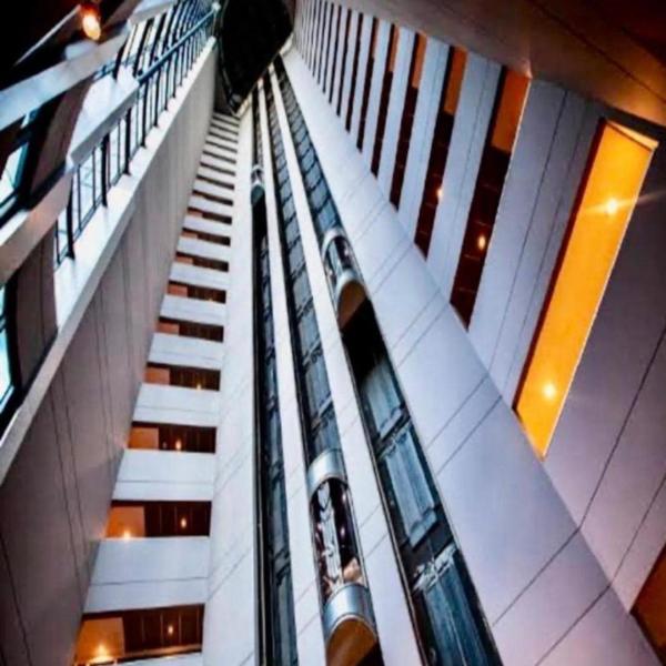 Flat dentro de Hotel de luxo em Moema com cozinha compacta a poucos passos do metrô Moema