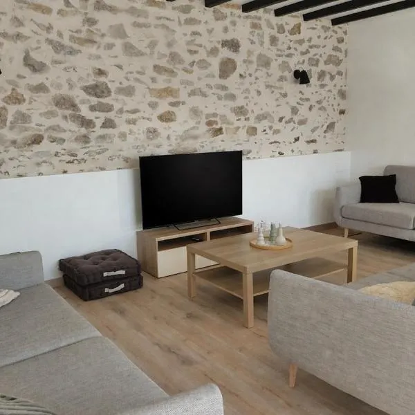 Gîte Ardélia - 12 personnes - Les Herbiers - proche Puy du F OU, hotel em Les Herbiers