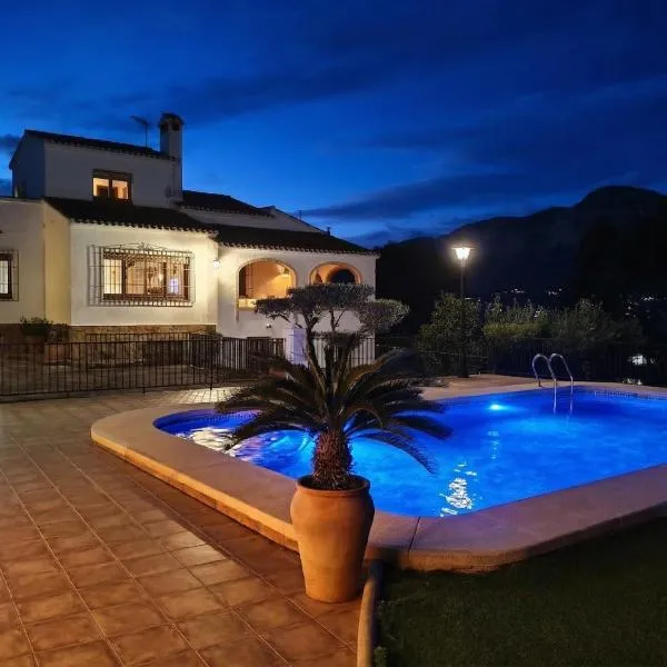Villa in Jávea with ocean and Montgó views، فندق في خافيا