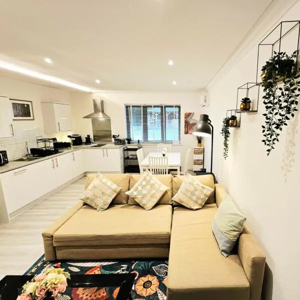 2 Double bedroom, 2 Bathroom House in Brockenhurst SO42, hotell i Brockenhurst