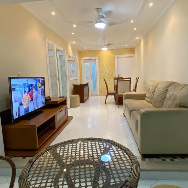 Apartamento Asturias Guaruja com Estacionamento, Wi-Fi, Serviço de Praia , Excelente localização, 5 min a pé da Praia