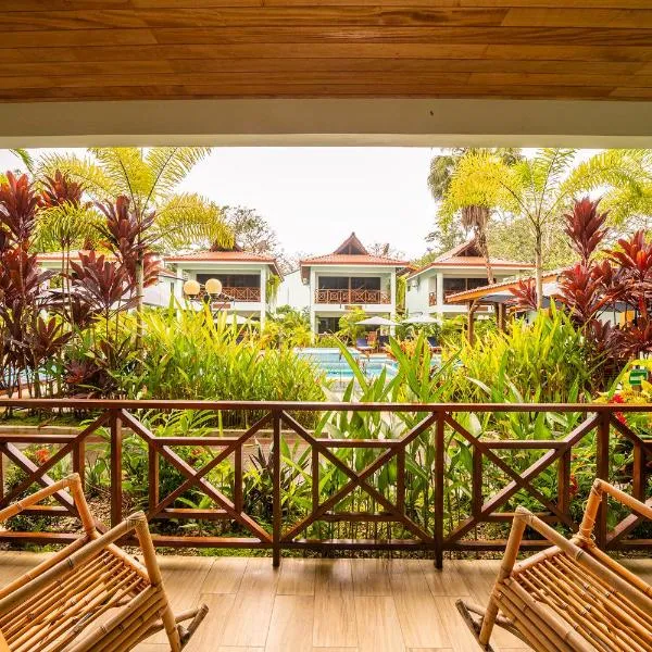 Bungalows Beachfront Hotel, hotel u gradu 'Punta Uva'