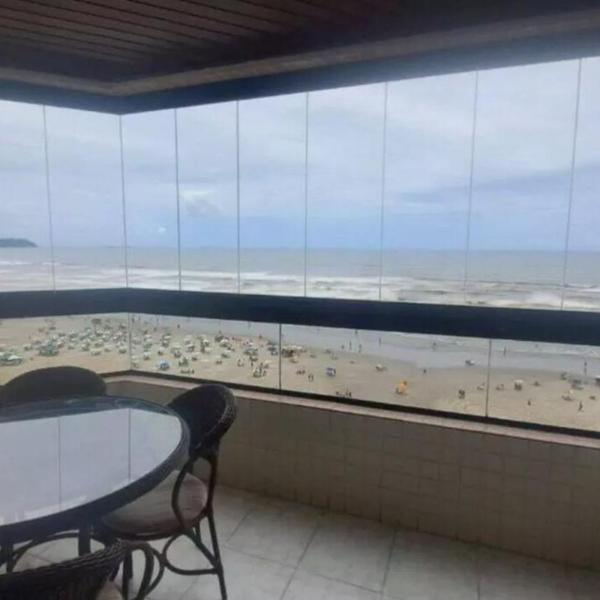 Apto Frente Mar com 3 dormitórios