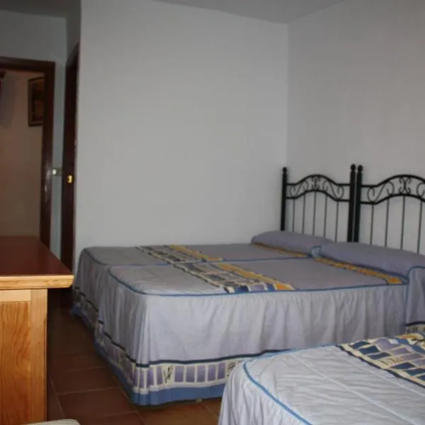 Hostal Tamarindos, hotel v destinaci Matalascañas