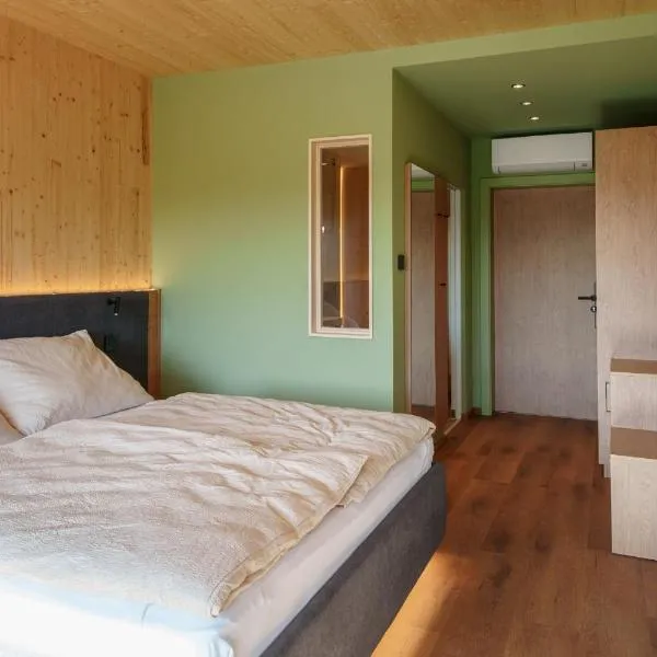 Schlafgut am Johanneshof, hotel v mestu Tattendorf