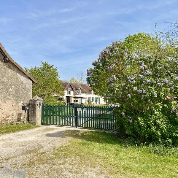 Voilà Le Logat - Chambres & Gîtes, hotelli kohteessa Sainte-Gemme