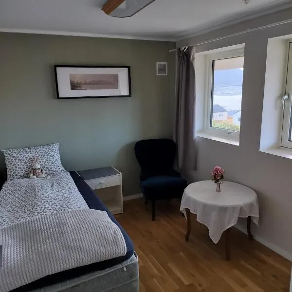 Sjarmerende sted med vakker utsikt - nær Preikestolen Strand, hotel v destinácii Strand