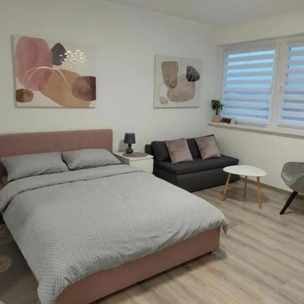 Studio Apartman Tara, hotel v destinácii Daruvar