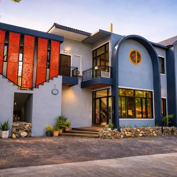Loma Marine Pool Villa near Sea-Tran Pier Donsak, hotel in Ban Khao Noi