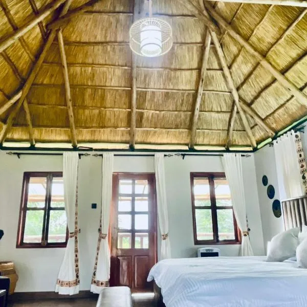 Ewafe Safari Lodge-Murchison، فندق في Wanseko