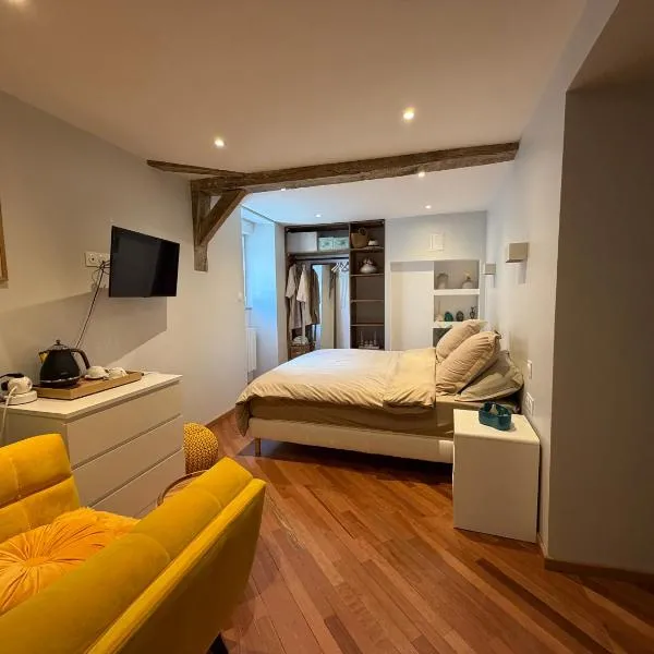 Chambre Privée La Valette avec salle de bain privée, viešbutis mieste Domagné