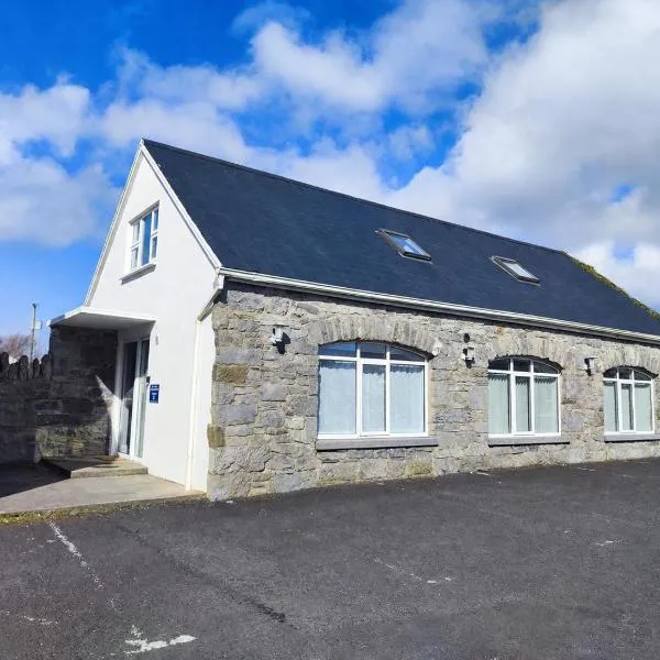 Aran View Holiday Homes Doolin - The Courtyard House - Sleeps 9, hotel in Knockfin Cross Roads