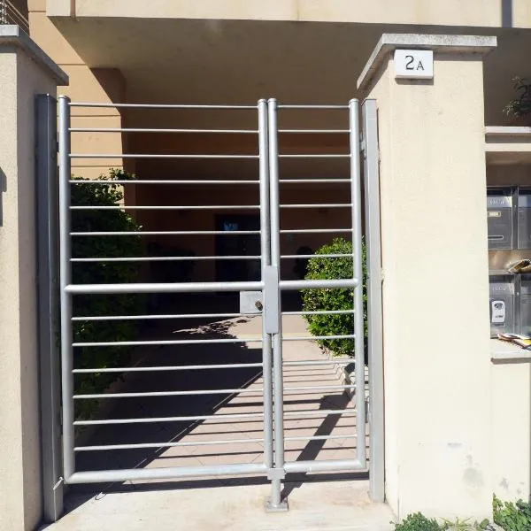 LITTLE house, hotel i Olbia