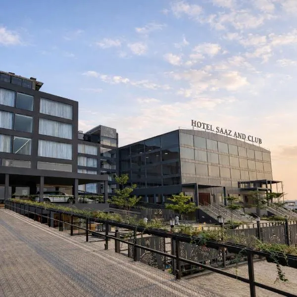 Saaz Hotel Club & Convention Centre, hotel v destinácii Devi Ahilyabai Holkar International