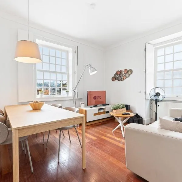 GuestReady - Ribeira Apt in Porto center, хотел в Порто