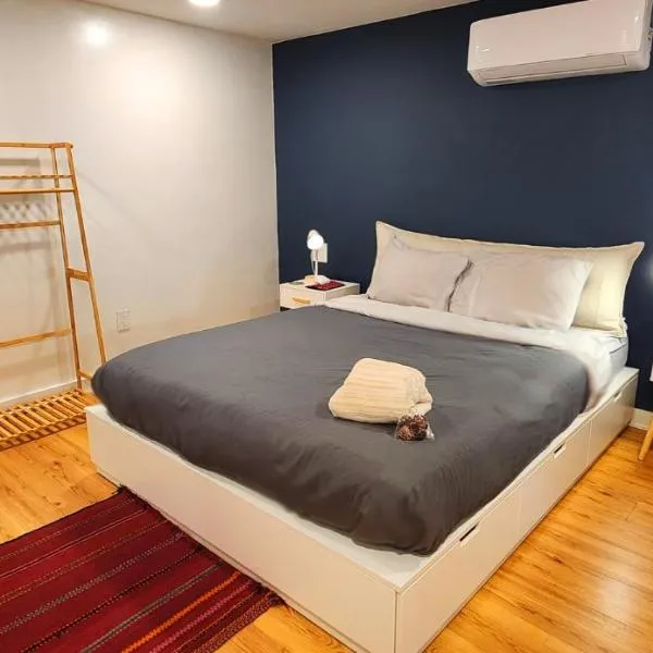 Hibiscus Suite - Private Studio Apartment in Rhinebeck Village、ラインベックのホテル