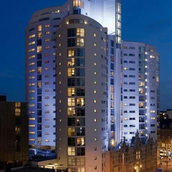 Cardiff City Center - FREE On-Site Parking, Hotel in Cardiff