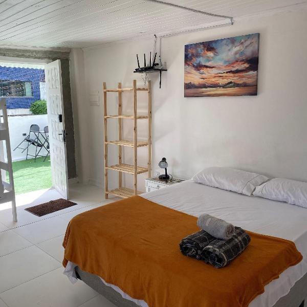 Studio a 160 metros da Praia do Farol da barra lll