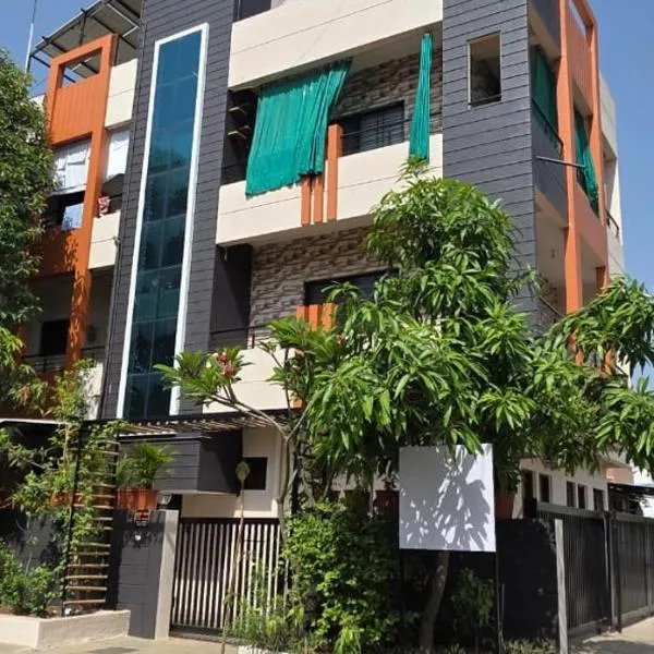 2 BHK luxury Apartment at Solapur Home Stay By Stay Nestura, Hotel in Solapur