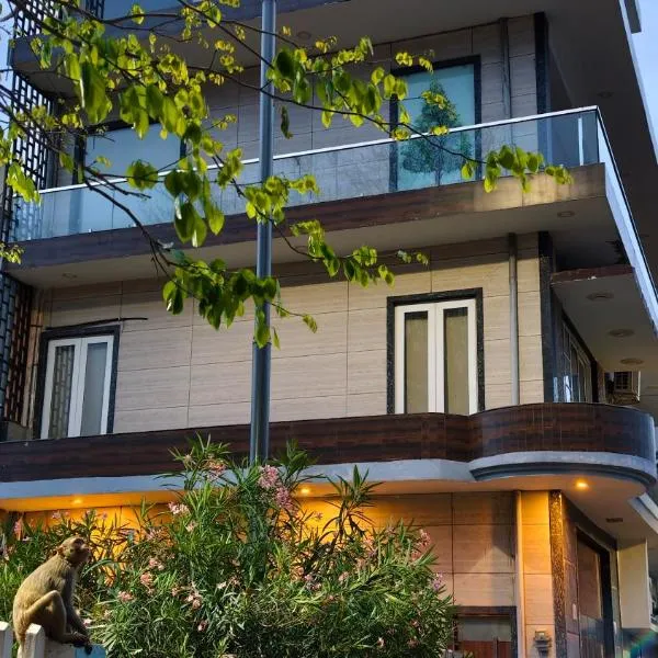 Vraj, Hotel in Jāmb