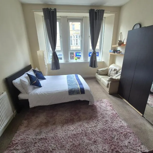 Cosy and Bright 3-bedroom flat, hotel v mestu Glasgow