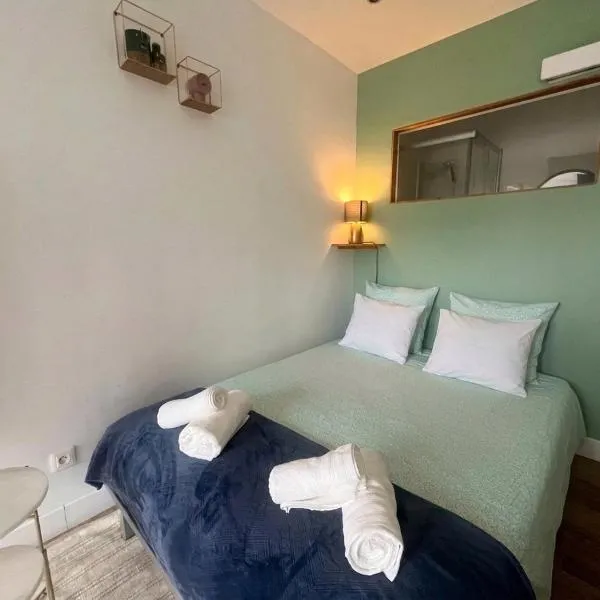 Petit cocon avec terrasse privée à Saint Barthélémy, hotel in Saint-Barthélemy-dʼAnjou