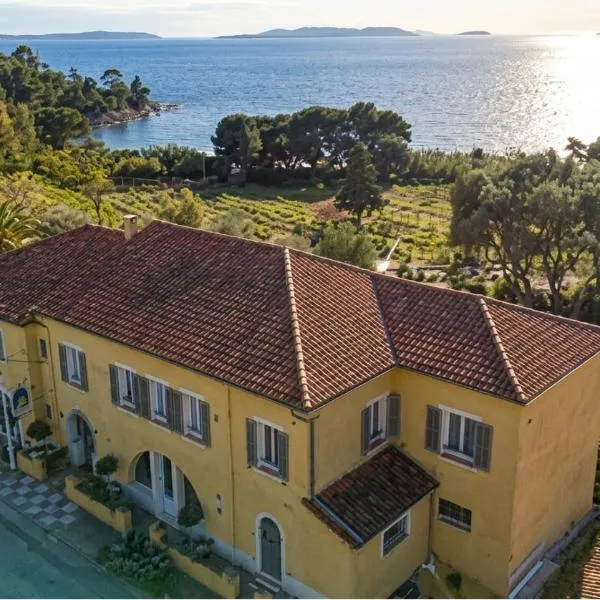 Hôtel de La Fossette, hotel a Le Lavandou