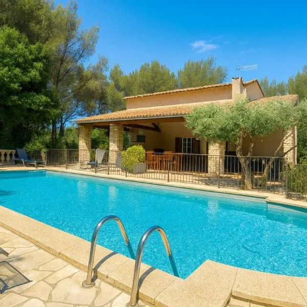 Le Domaine d'Alèzen, hotel in Grans