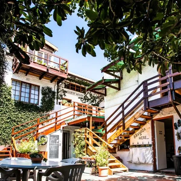 Zoete Inval Travelers Lodge-Backpacker Loft, hotell i Hermanus