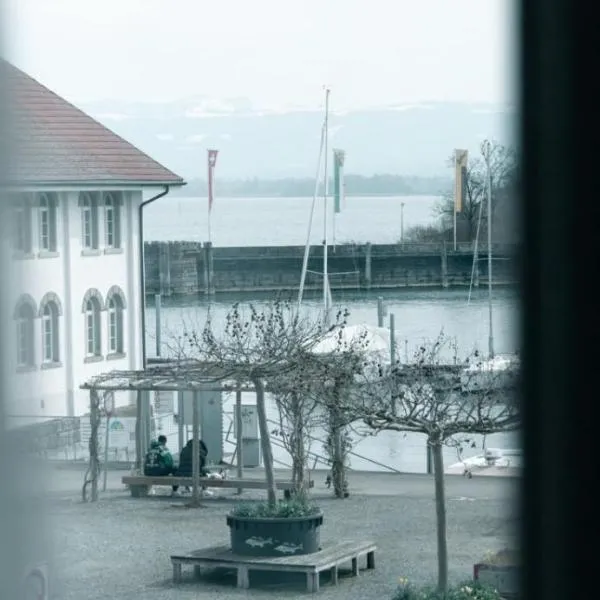 B&B mit Seeblick, готель у місті Романсгорн