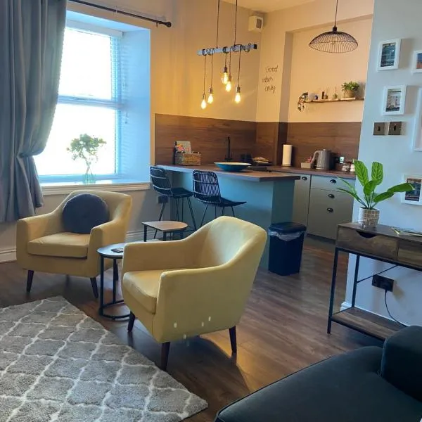 Warm Spacious apartment, viešbutis mieste Pembruk Dokas
