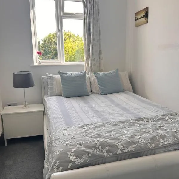 Comfortable en-suite one bed room studio, hotel v destinaci Oxford