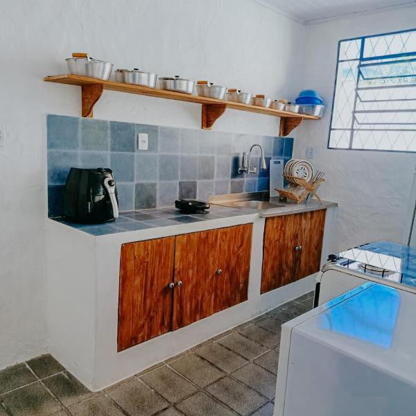 Casa próxima ao centro de Guarapari, com 5 vagas de garagem