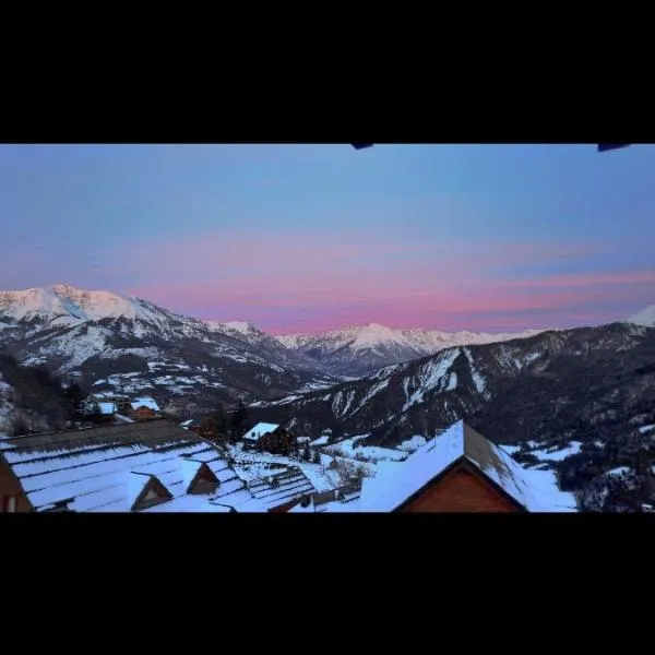Cocon alpin Vue de rêve en Ubaye, hotel a Uvernet